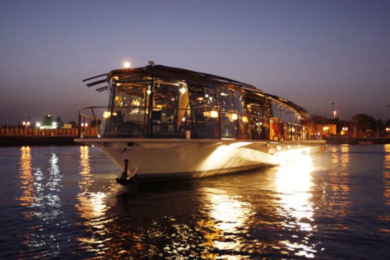 Bateaux Dinner Cruise