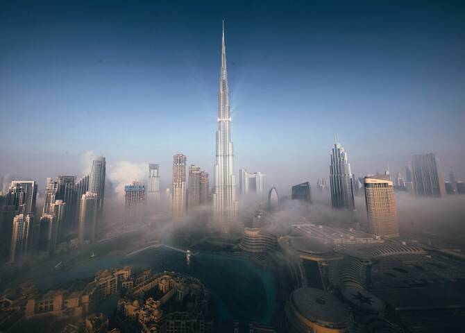 Burj Khalifa im Nebel