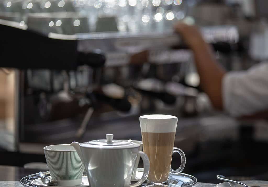 Kaffee im Luxushotel Dubai