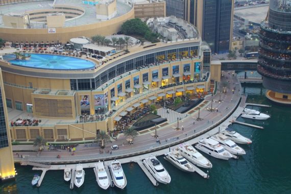 Dubai Marina Mall von oben