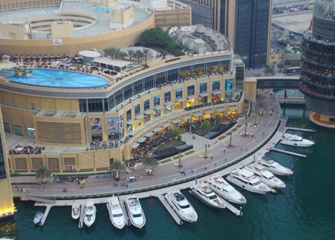 Dubai Marina Mall von oben