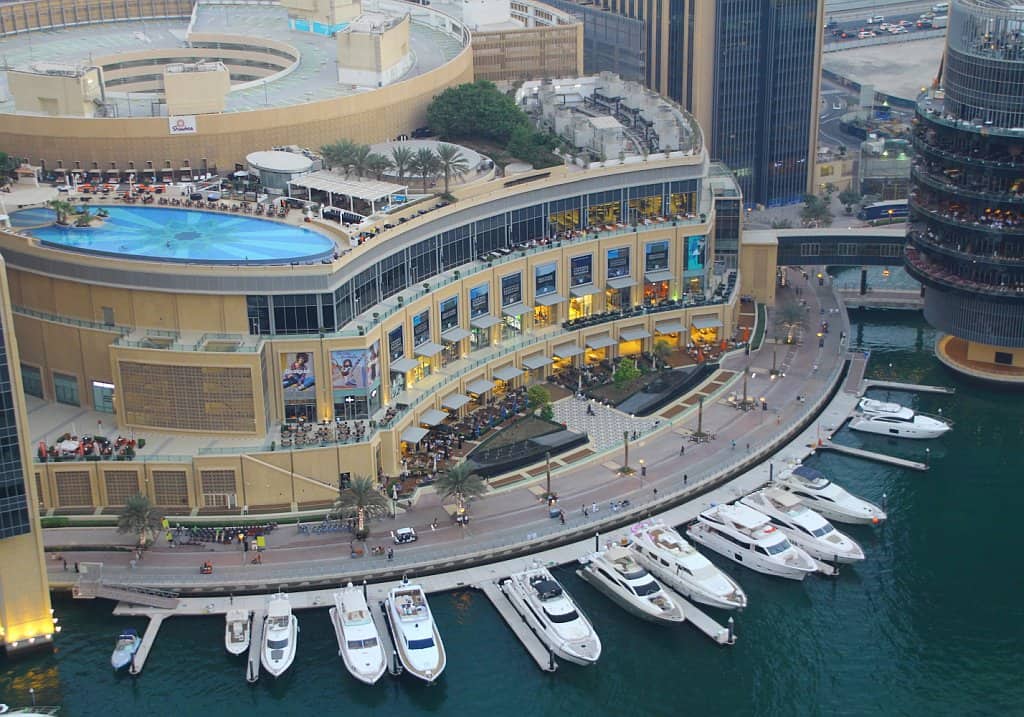 Dubai Marina Mall von oben