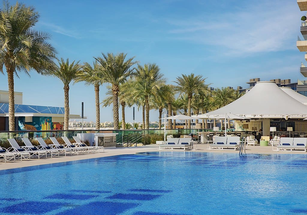 Poolbereich im Marriott Resort Palm Jumeirah, Dubai