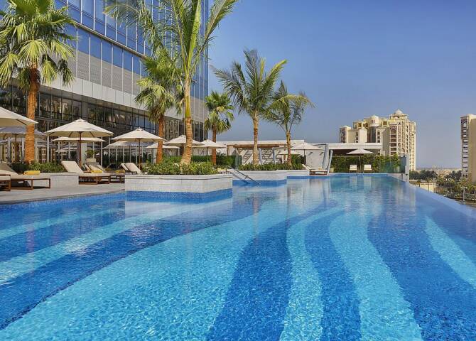 Pool St. Regis Dubai